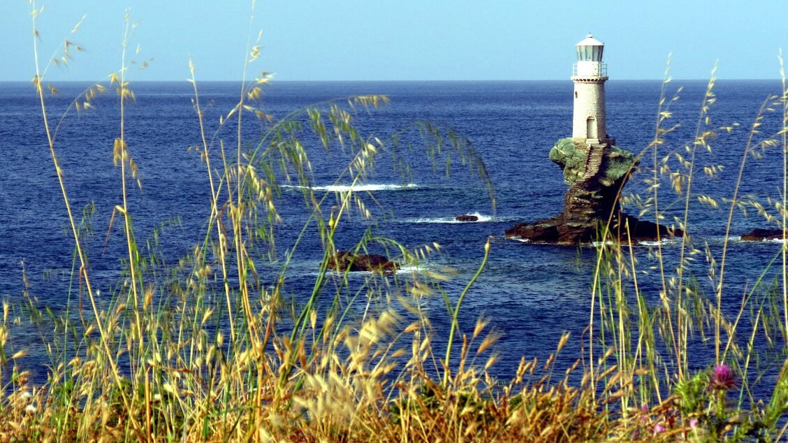 Tourlitis Lighthouse, first automatic lighthouse in Greece — Mar Egeo