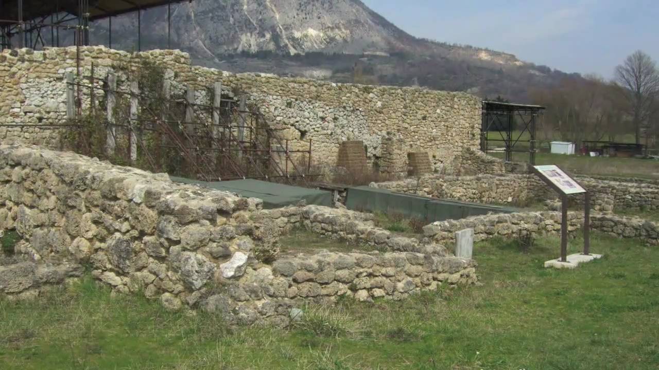 Mainistir San Vincenzo al Volturno - Cerro al Volturno IS | Secret World Trip Planner