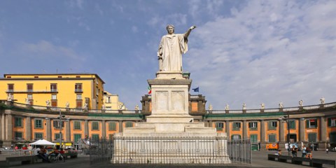 Dante alun-alun - Napoli | Secret World Trip Planner