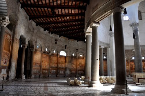 Santo Stefano Rotondo al Celio Bazilikası - Roma | Secret World Trip Planner