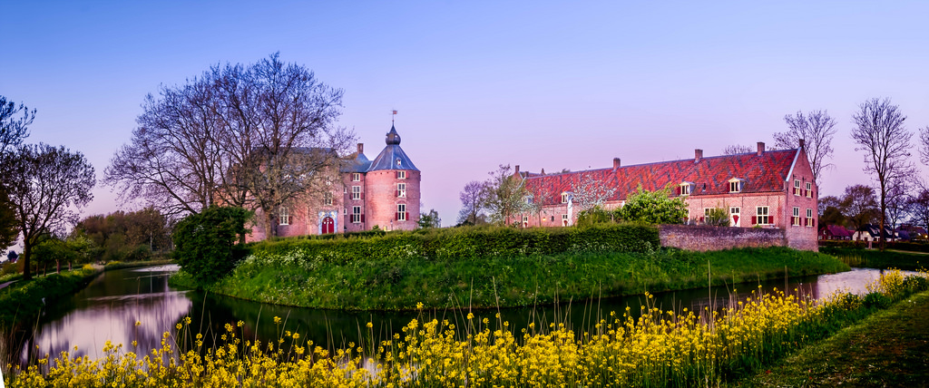 Schloss Ammersoyen - Ammerzoden | Secret World Trip Planner