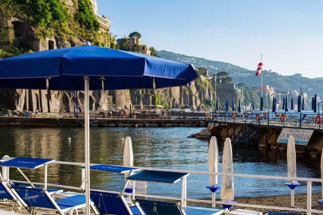 Praia de La Marinella - Spiaggia La Marinella | Secret World Trip Planner