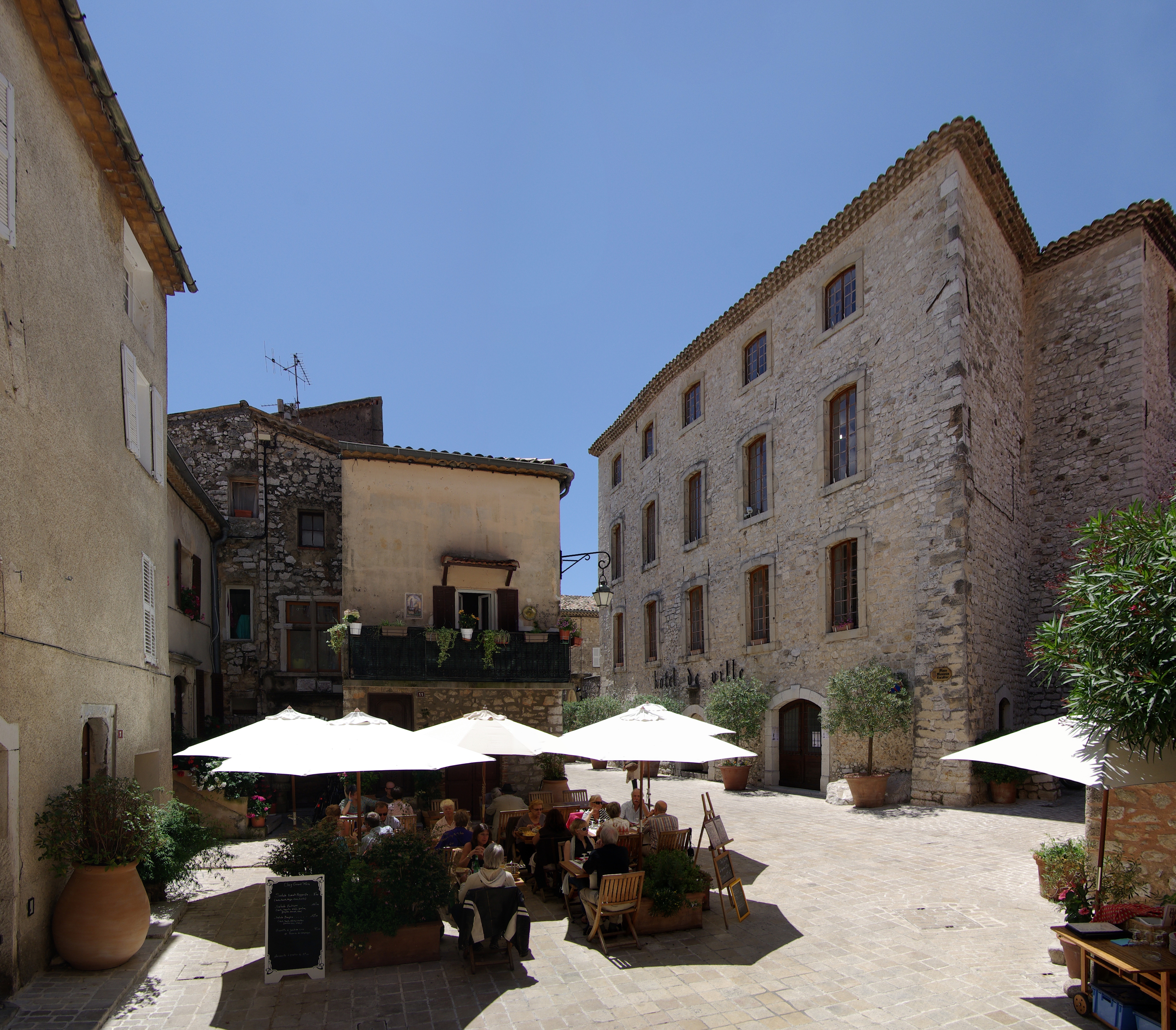 Tourrettes sur Loup,het dorp violets - Tourrettes-sur-Loup | Secret World Trip Planner