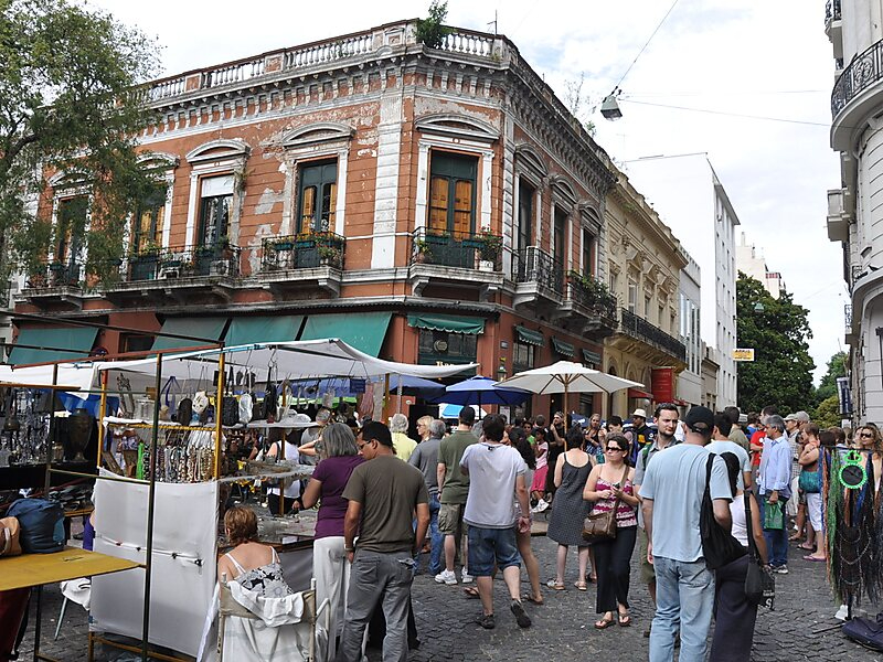Le marché hebdomadaire d'antiquités de San Telmo - Buenos Aires | Secret World Trip Planner