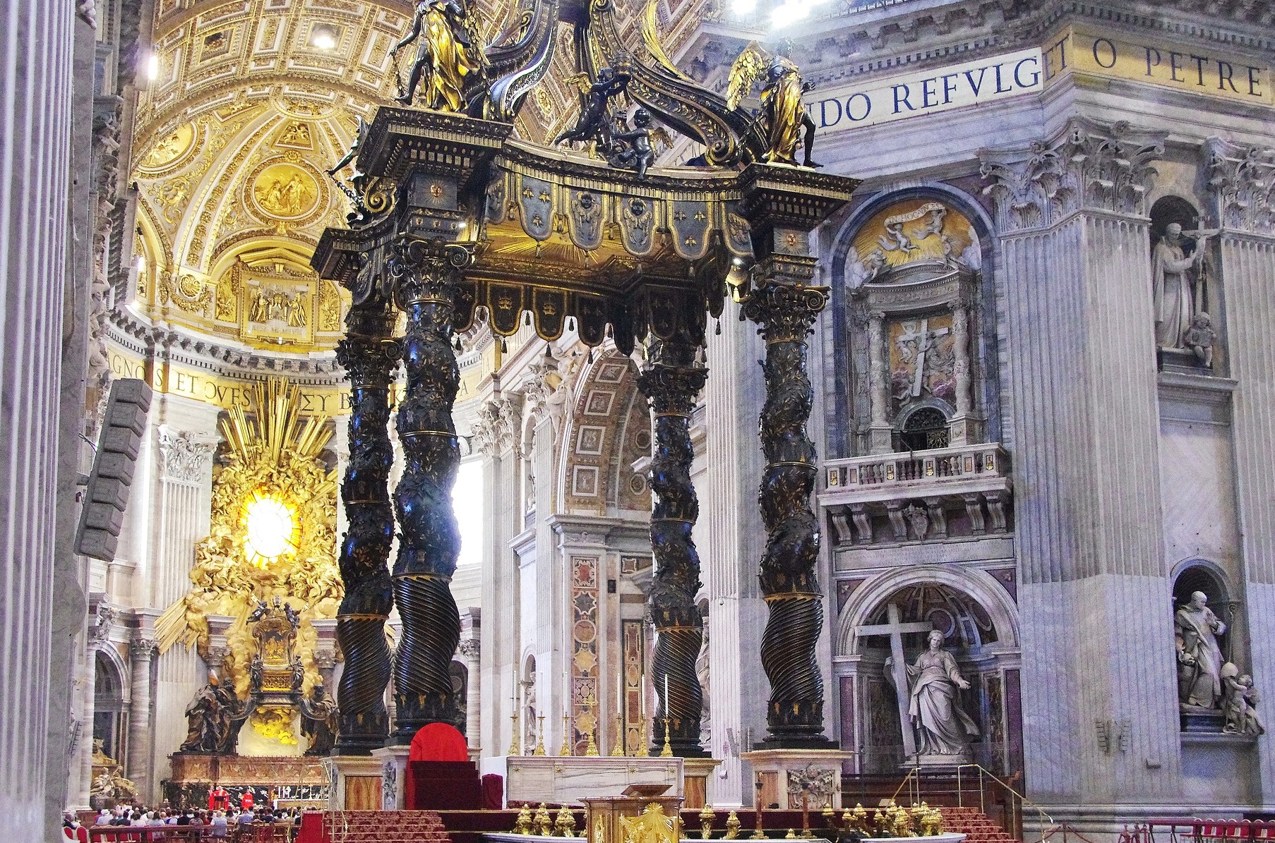 Baldahin sv. Petra - Città del Vaticano | Secret World Trip Planner
