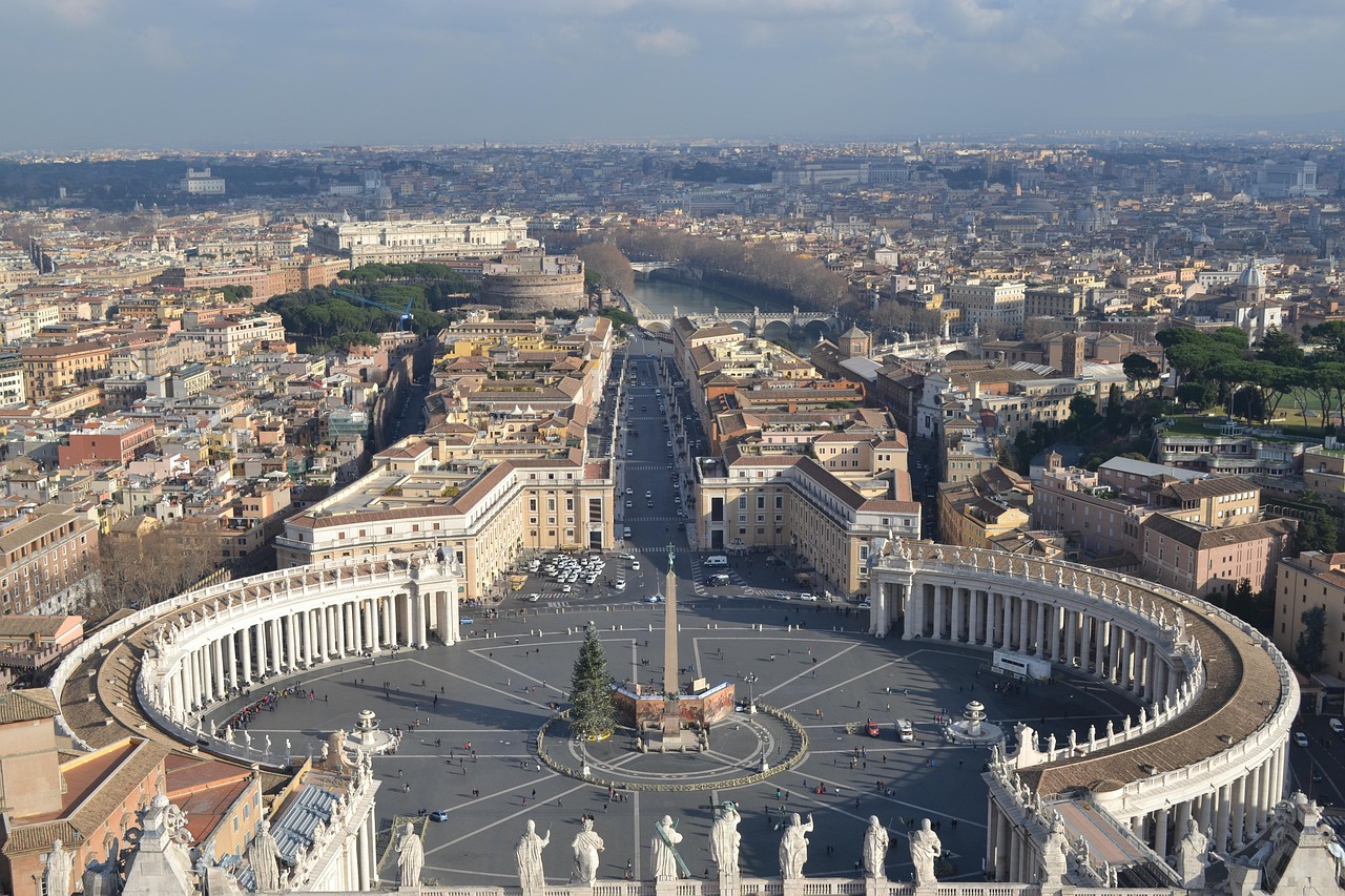 Baldahin sv. Petra - Città del Vaticano | Secret World Trip Planner