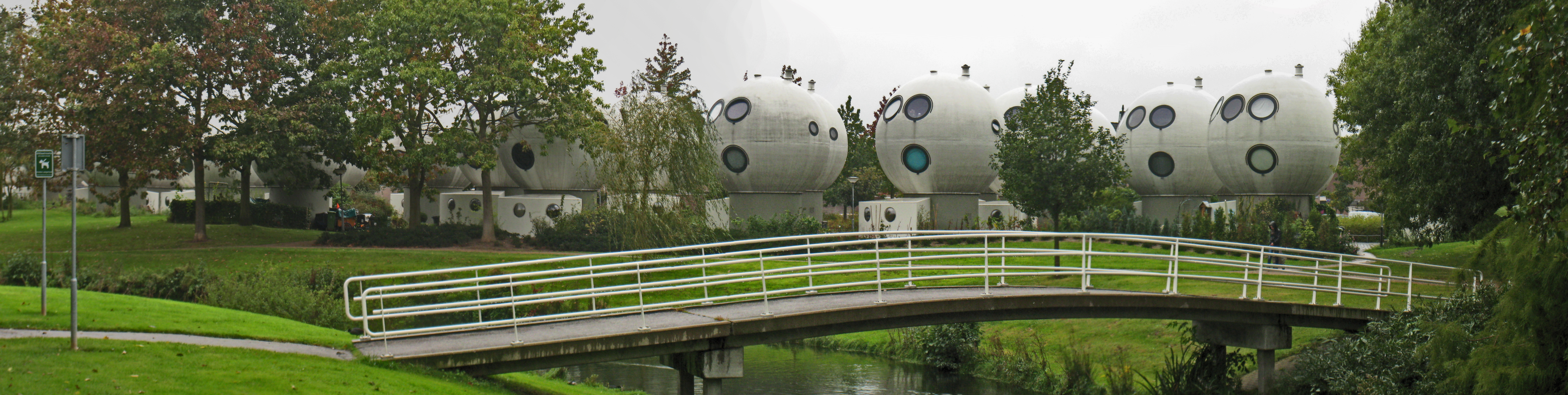 Hertogenbosch, les maisons de la balle - 's-Hertogenbosch | Secret World Trip Planner