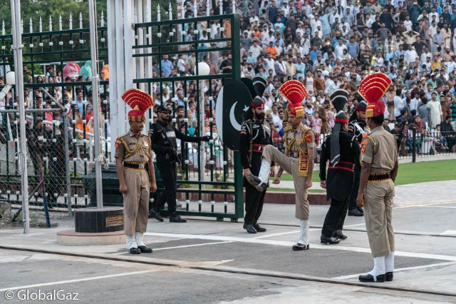 Wagah border ceremony - Hardo Rattan | Secret World Trip Planner