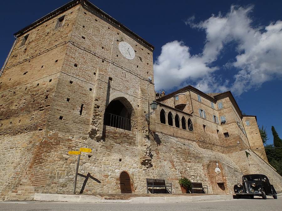 Kalaja Pelagallo dhe Monte Vidon Combatte - Monte Vidon Combatte | Secret World Trip Planner