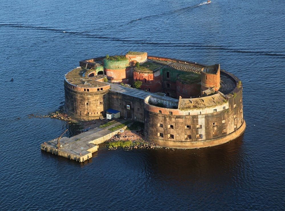 Forte Alessandro nel Mar Baltico - Russia | Secret World Trip Planner