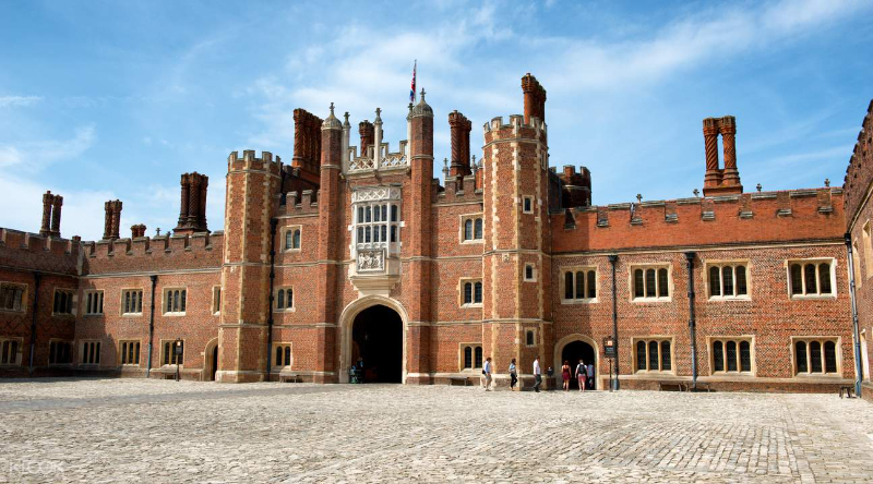 Palác Hampton Court - Molesey | Secret World Trip Planner