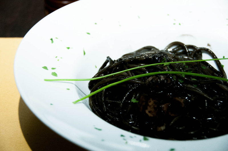 Pasta with squid ink — Venezia
