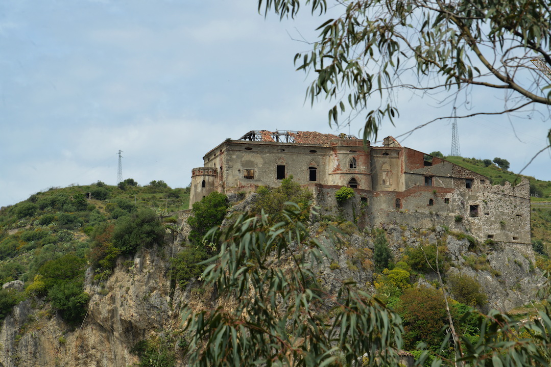 Slot af palisander - Palizzi | Secret World Trip Planner