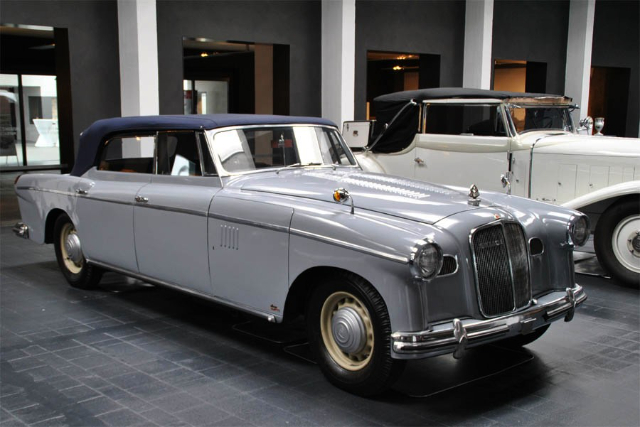 Museum für historische Maybach-Fahrzeuge Neumarkt - Neumarkt in der Oberpfalz | Secret World Trip Planner