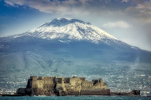 كاستل ديلوفو - Napoli | Secret World Trip Planner
