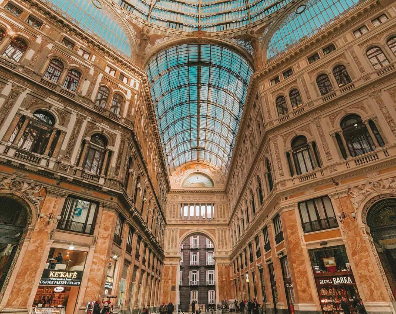 غاليريا أومبرتو الأول - Galleria Umberto I | Secret World Trip Planner