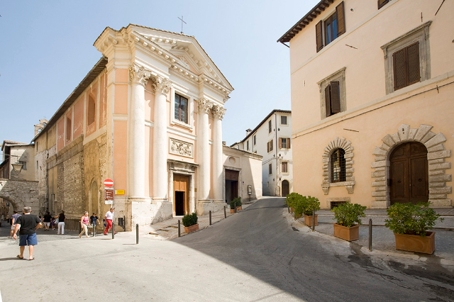 Sant'Ansano baznīca - Spoleto | Secret World Trip Planner