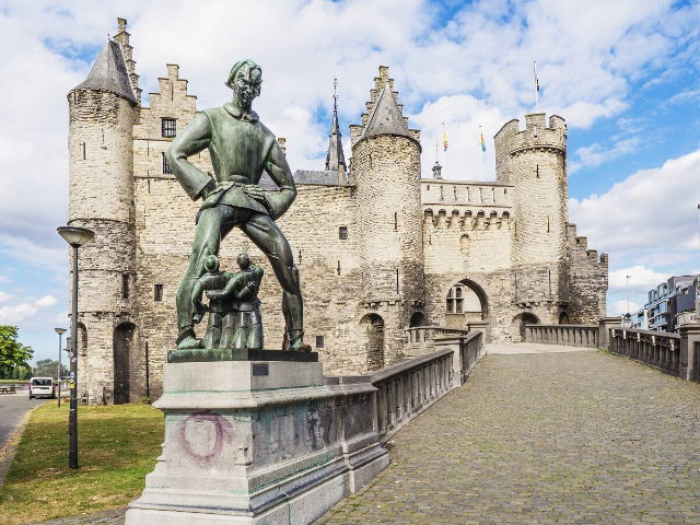 Die Statue von Lange Wapper — Antwerpen