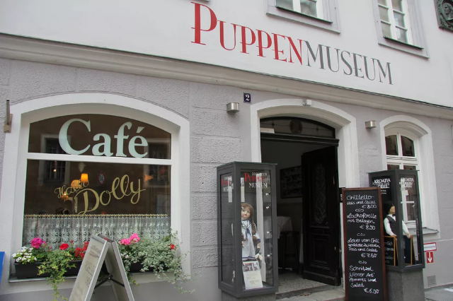 Musée de la poupée à Cobourg - Coburg | Secret World Trip Planner