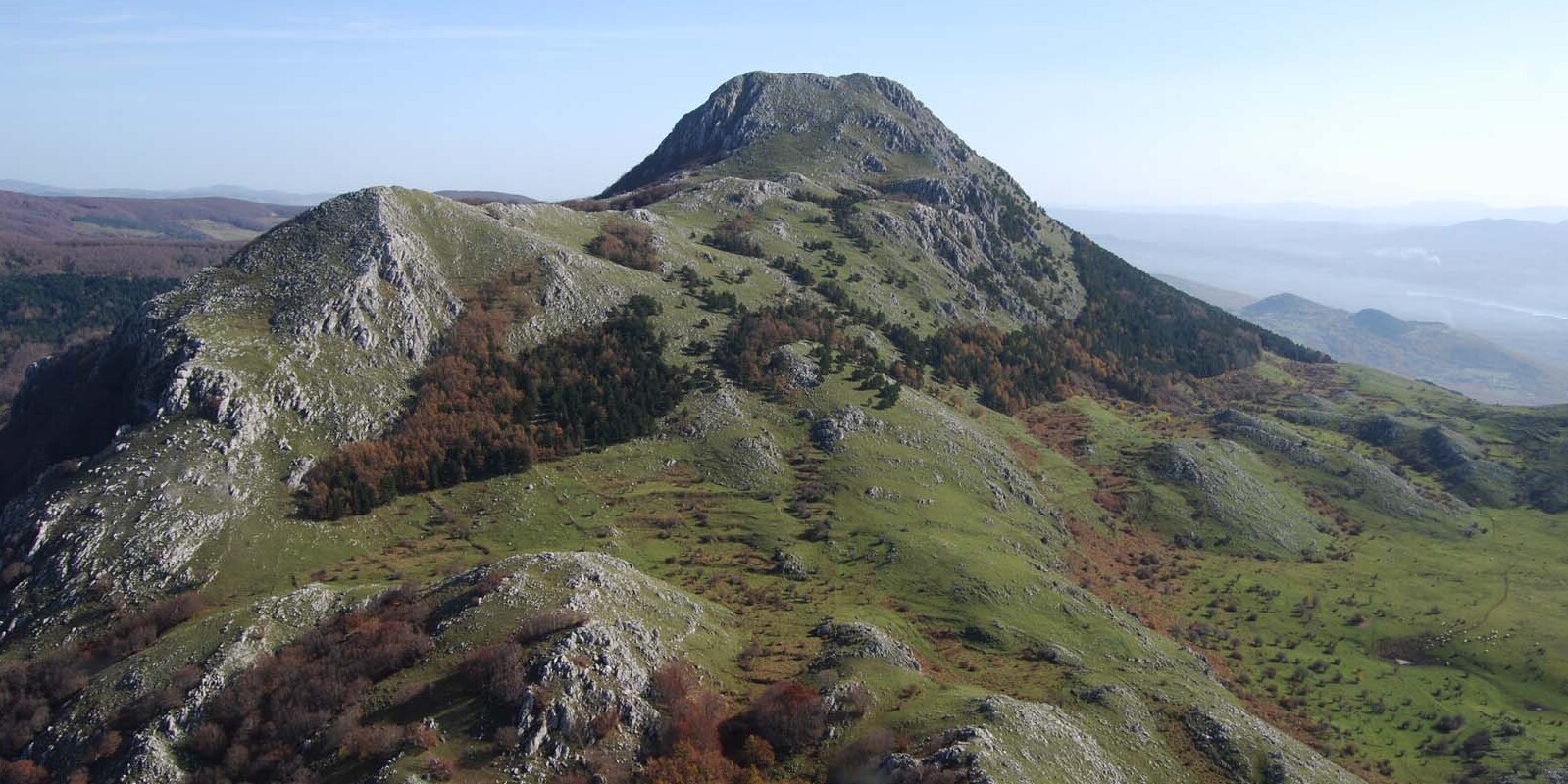Mount Viggiano( 1723 m.), sa gitna ng Apennine National Park Luc - Viggiano | Secret World Trip Planner