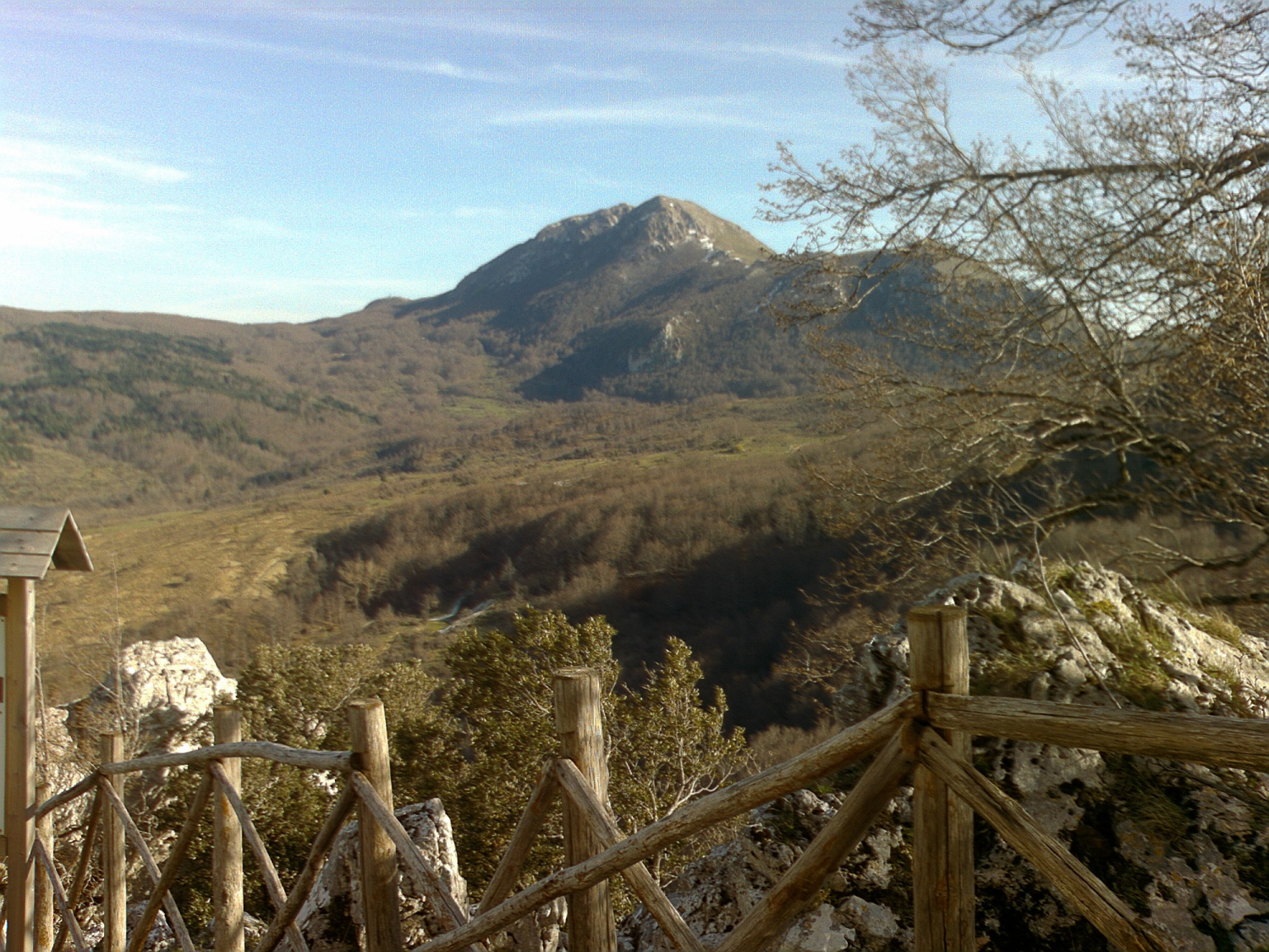 Mount Viggiano( 1723 m.), sa gitna ng Apennine National Park Luc - Viggiano | Secret World Trip Planner
