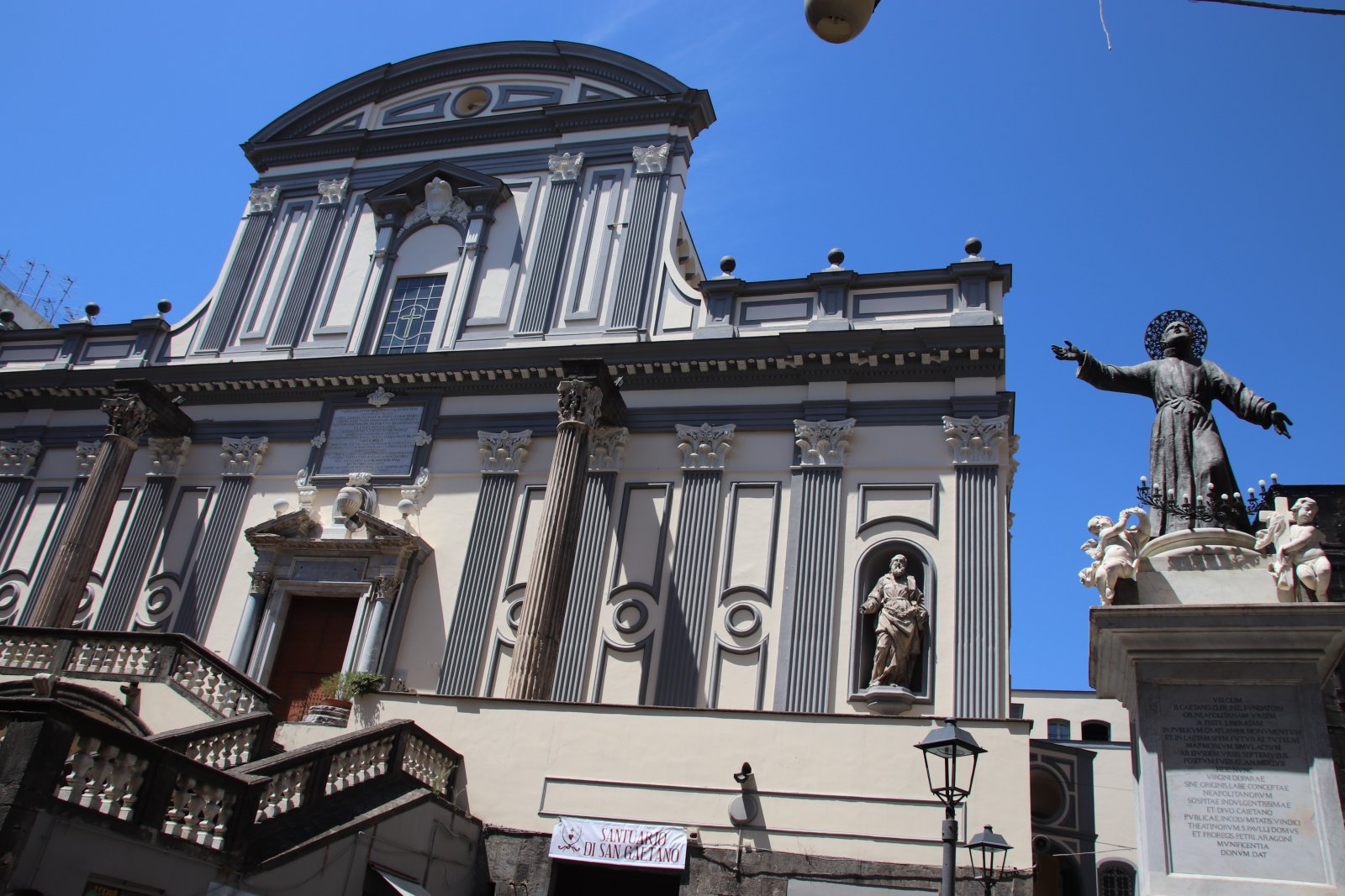 San Gaetano ed i presepi napoletani - Napoli | Secret World Trip Planner