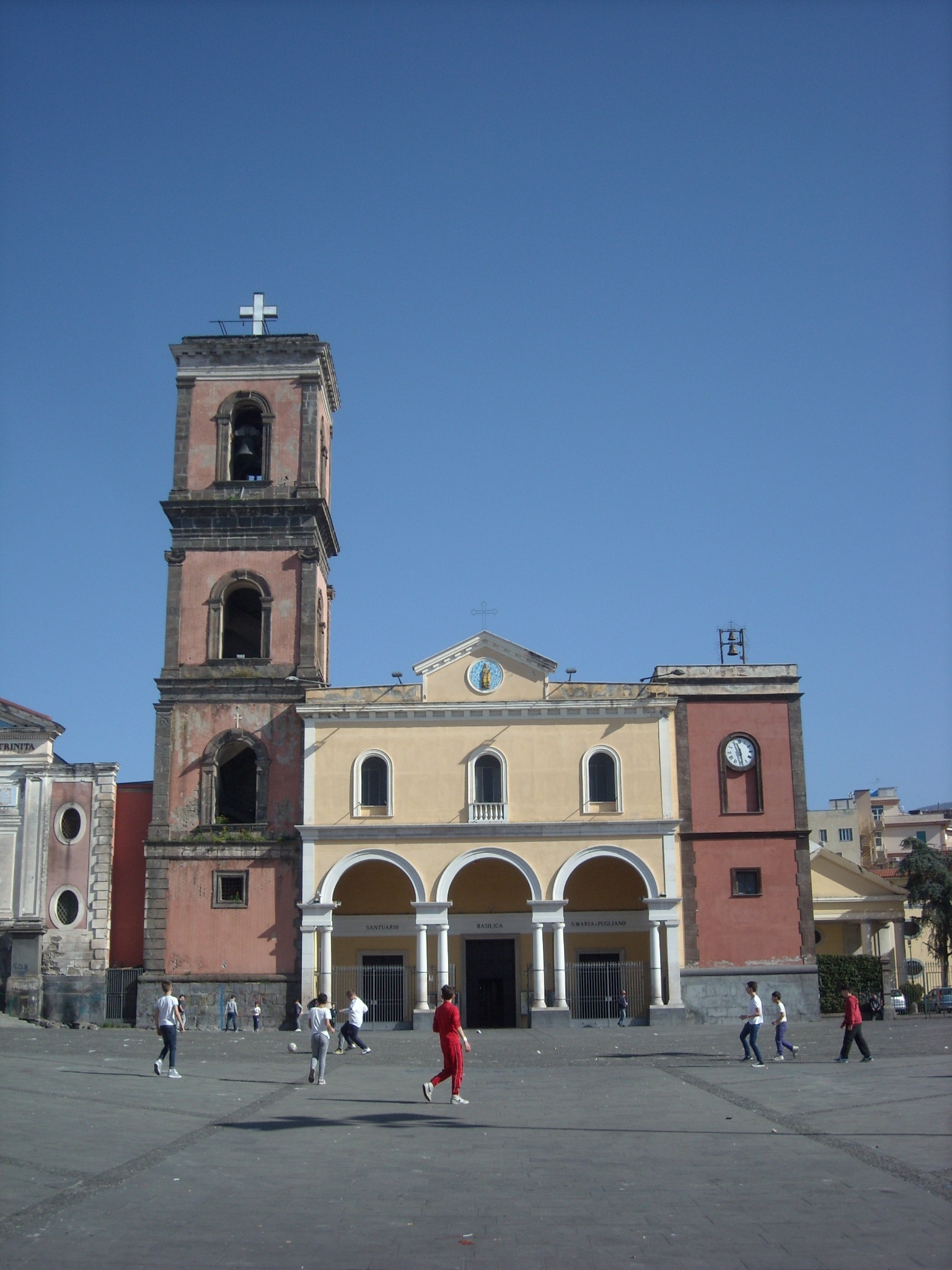 Herculaneum in Bazilika Santa Marie v Puglianu - Ercolano | Secret World Trip Planner