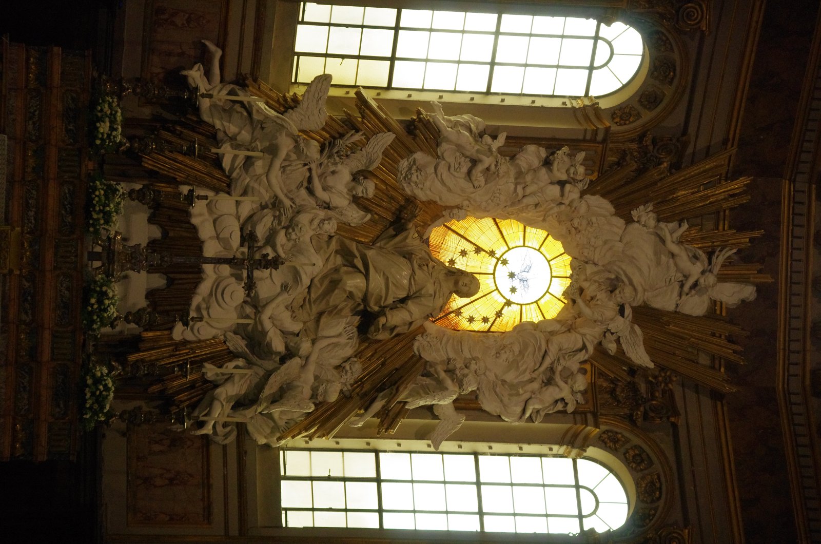 ਭੇਦ ਦੇ Cathedral ਦੇ ਨੈਪਲ੍ਜ਼: ਲੋਹੇ ਪੱਟੀ - Napoli | Secret World Trip Planner