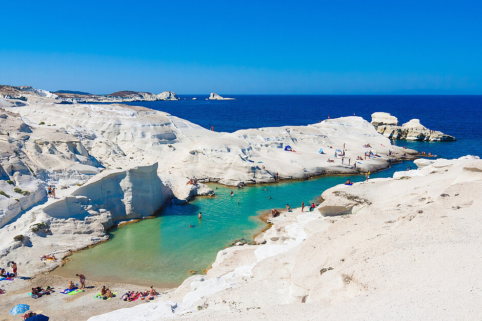 Milos et la magnifique plage de Sarakiniko — Voudia