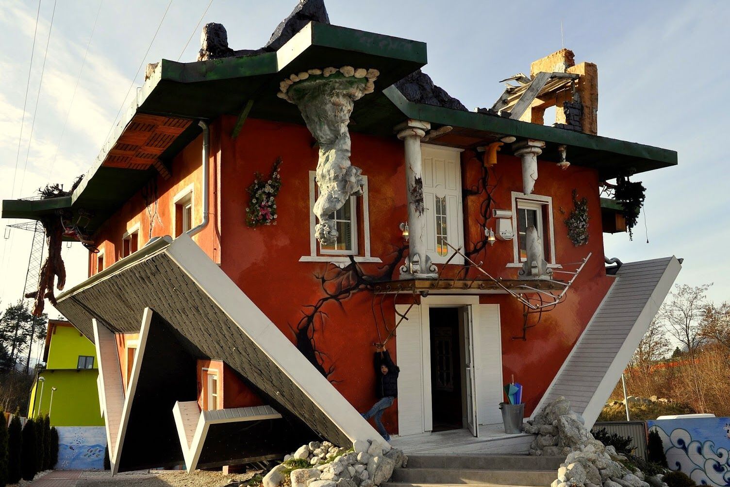 Haus steht Kopf,the upside down house — Terfens