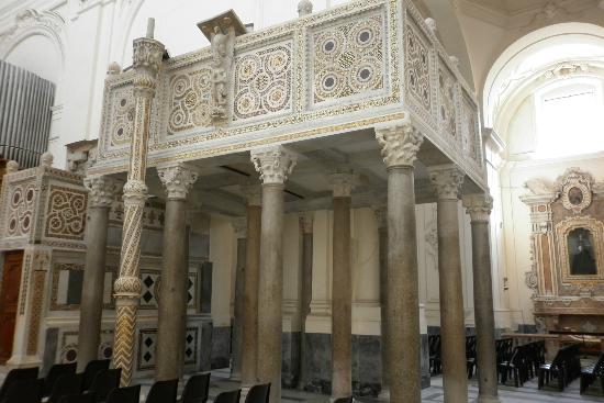 Katedralen i Salerno og dens smukke krypt - Salerno | Secret World Trip Planner