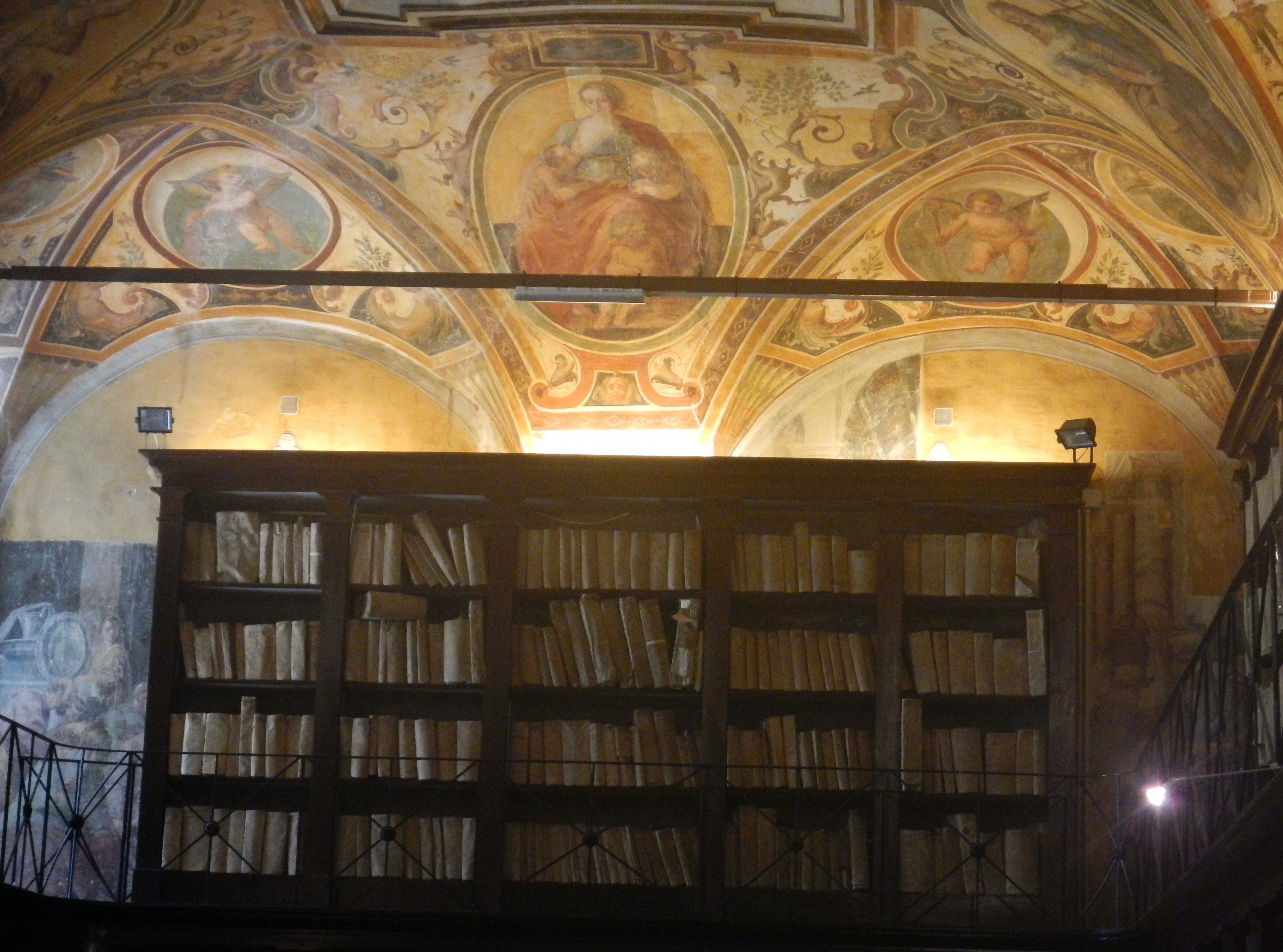 Cadastre Room - Napoli | Secret World Trip Planner