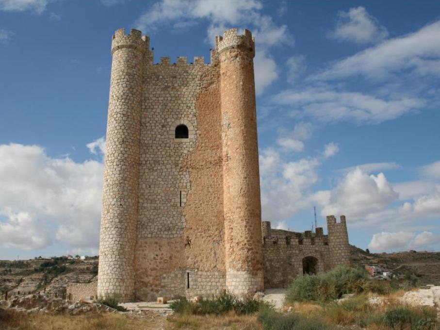 Castello di Alcalá del Júca - Alcalá del Júcar | Secret World Trip Planner