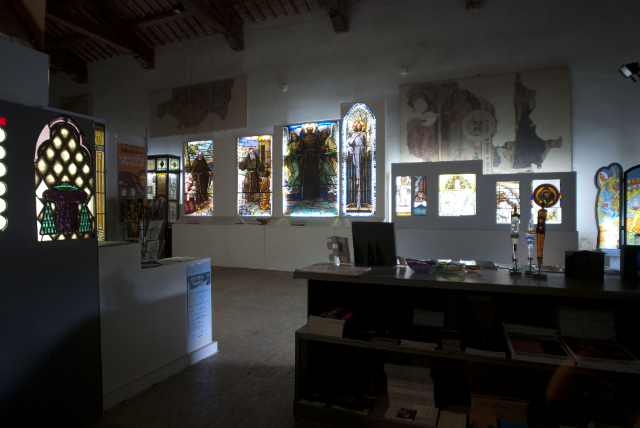 Forn steind glersafn - Sansepolcro | Secret World Trip Planner