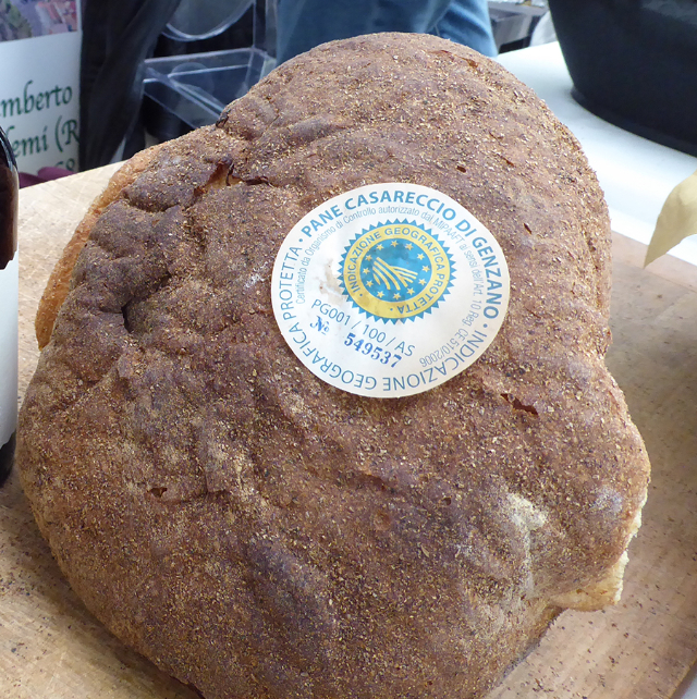 Pan Casareccio de Genzano IGP - Genzano di Roma | Secret World Trip Planner
