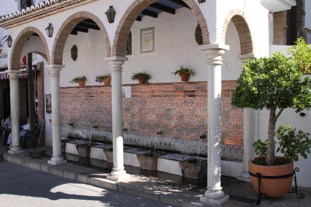 La fontaine des cinq jets - Alcaucín | Secret World Trip Planner