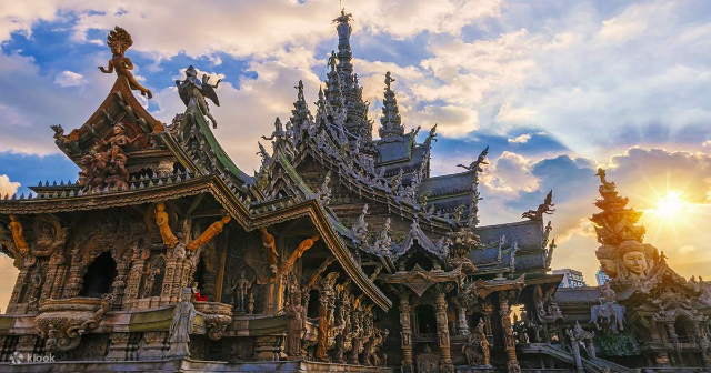 Sanctuaire de la vérité - Muang Pattaya | Secret World Trip Planner