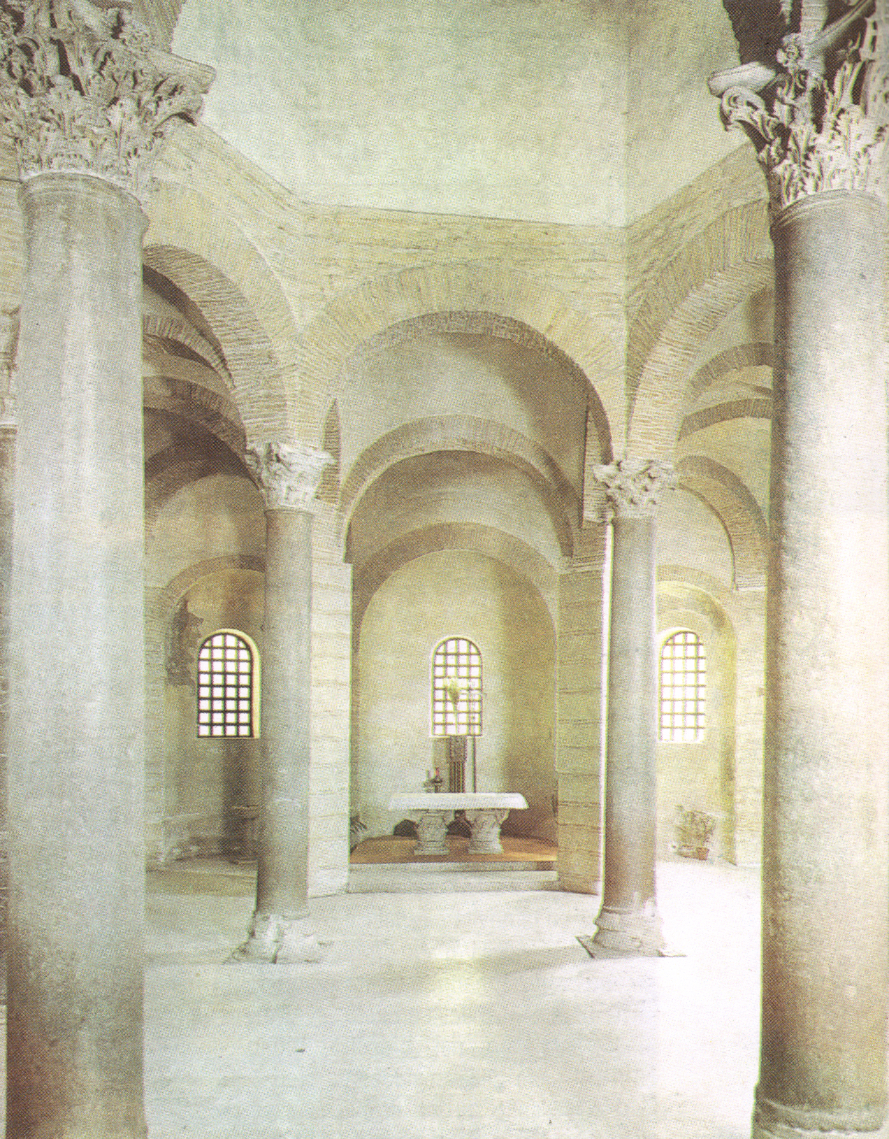 Minnismerkilega samstæða Santa Sofia - Benevento | Secret World Trip Planner