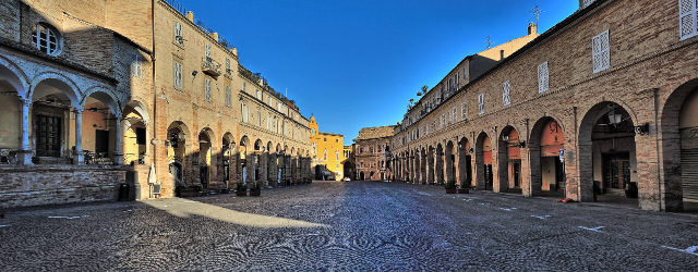 Plac Popolo - Fermo | Secret World Trip Planner