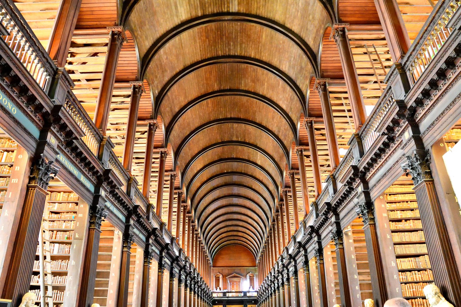 Dublin | Livre de Kells - Dublin | Secret World Trip Planner