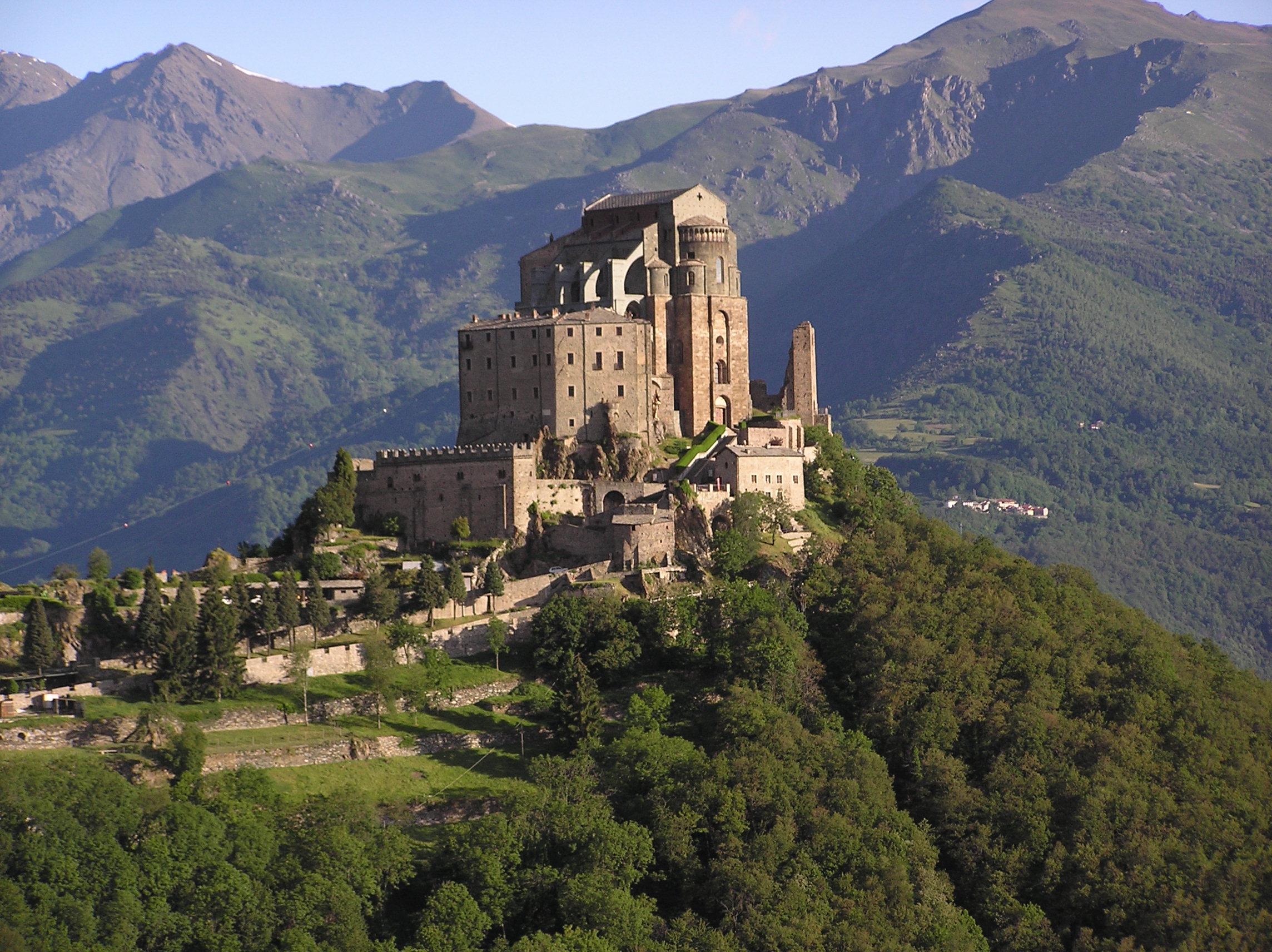 圣米歇尔教堂（Sacra di San Michele - Via alla Sacra | Secret World Trip Planner