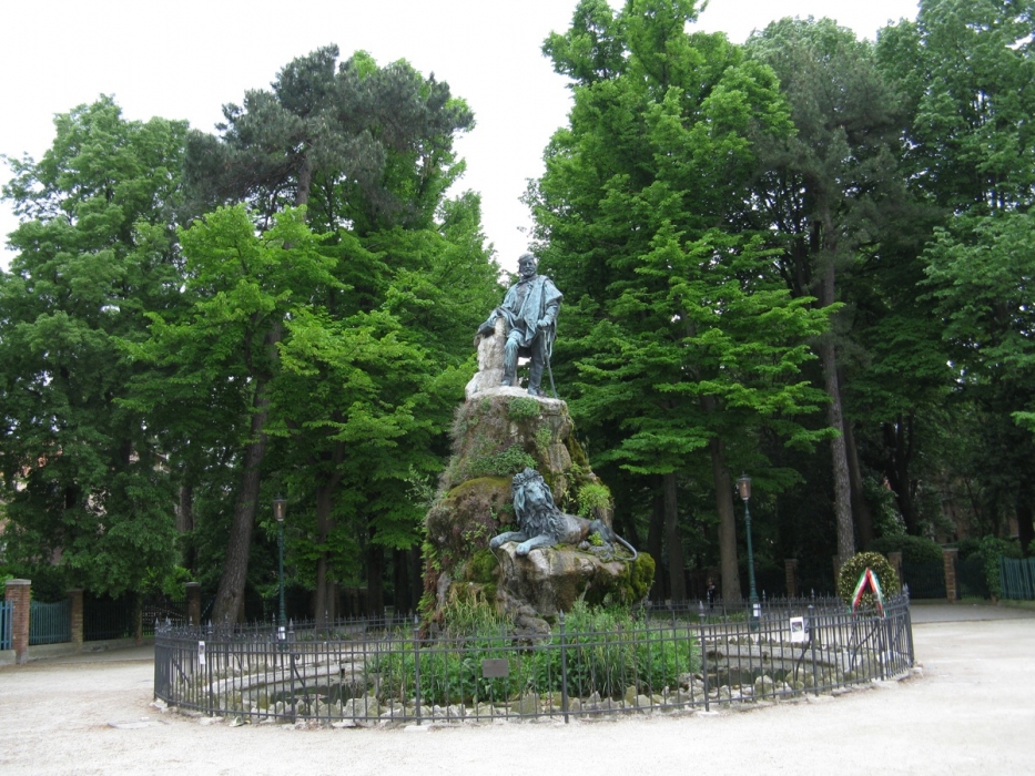 بائینال کے باغات کا بھوت - Riva dei Sette Martiri | Secret World Trip Planner