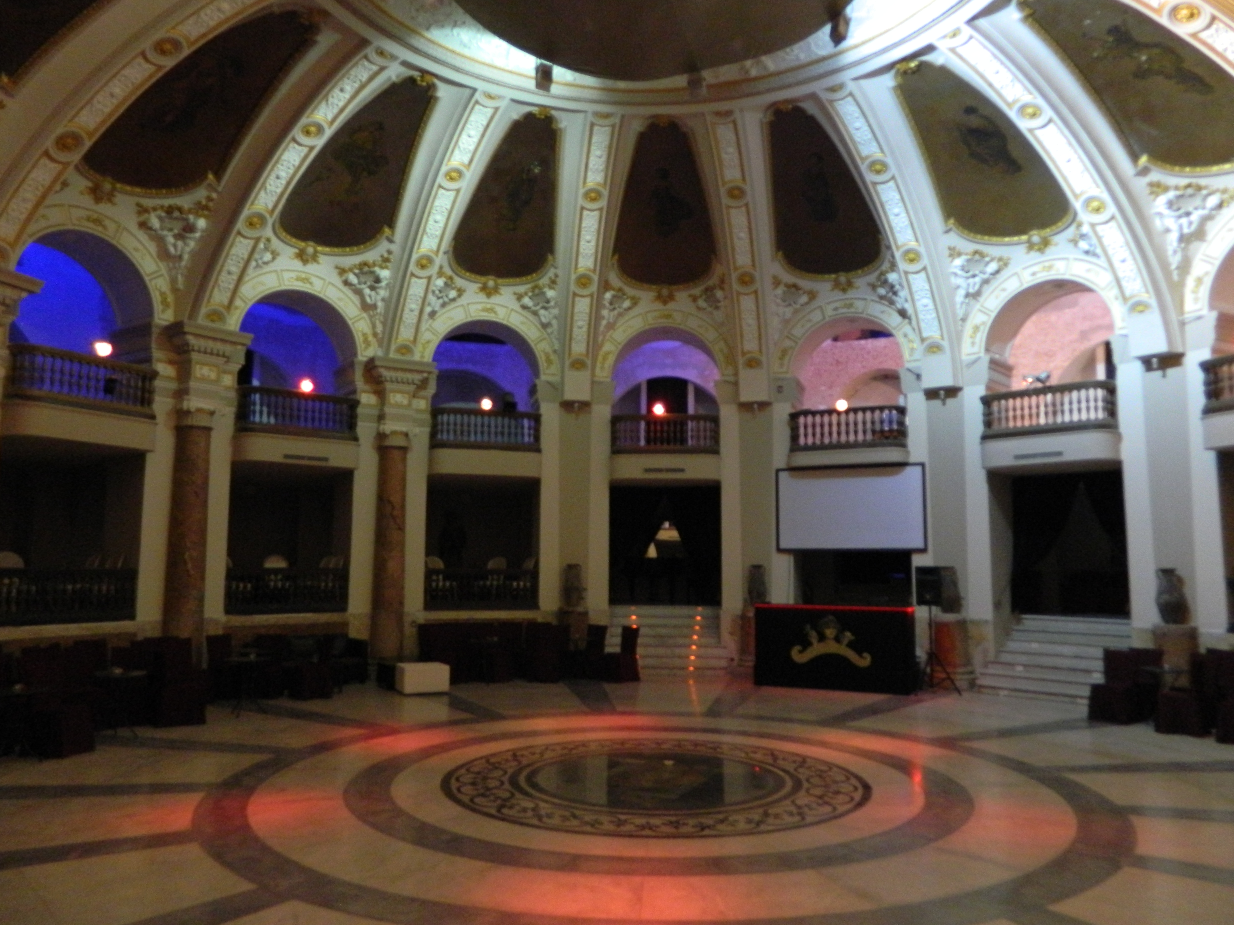 The Salone Margherita นักร้องคาเฟ่ชาวอิตาลีคนแรก - Napoli | Secret World Trip Planner