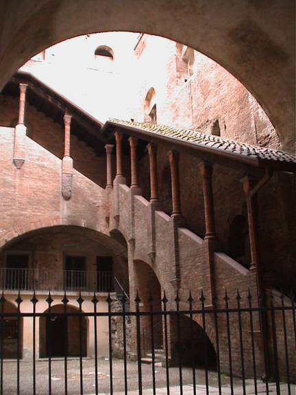 ਪਾਲਜ਼ੋ ਡੇਲ ਪੋਾਰਾ - Mantova | Secret World Trip Planner