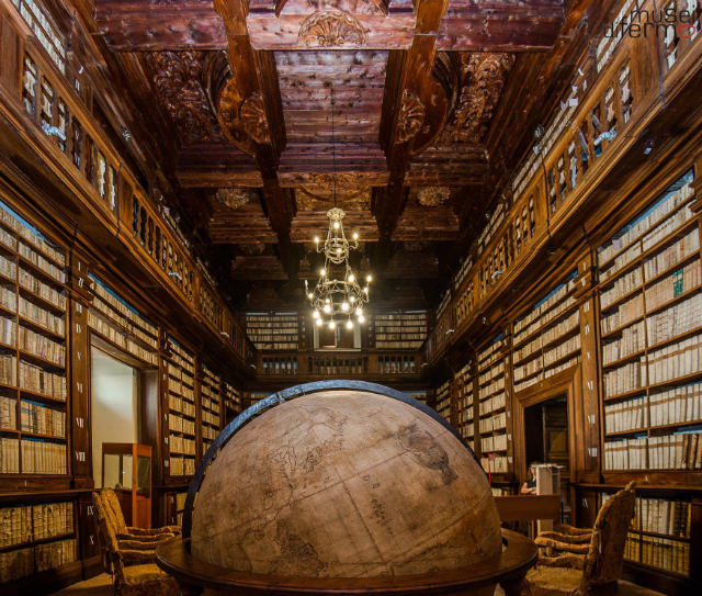 Museumszentrum des Palazzo dei Priori - Fermo | Secret World Trip Planner