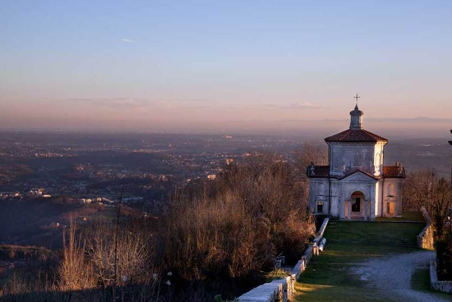 Ишлэлийн ариун уулан - Varese | Secret World Trip Planner