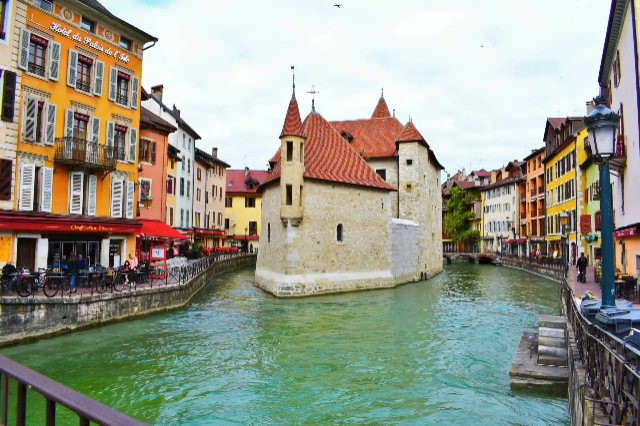 Lac d'Annecy, France - Lake Annecy | Secret World Trip Planner