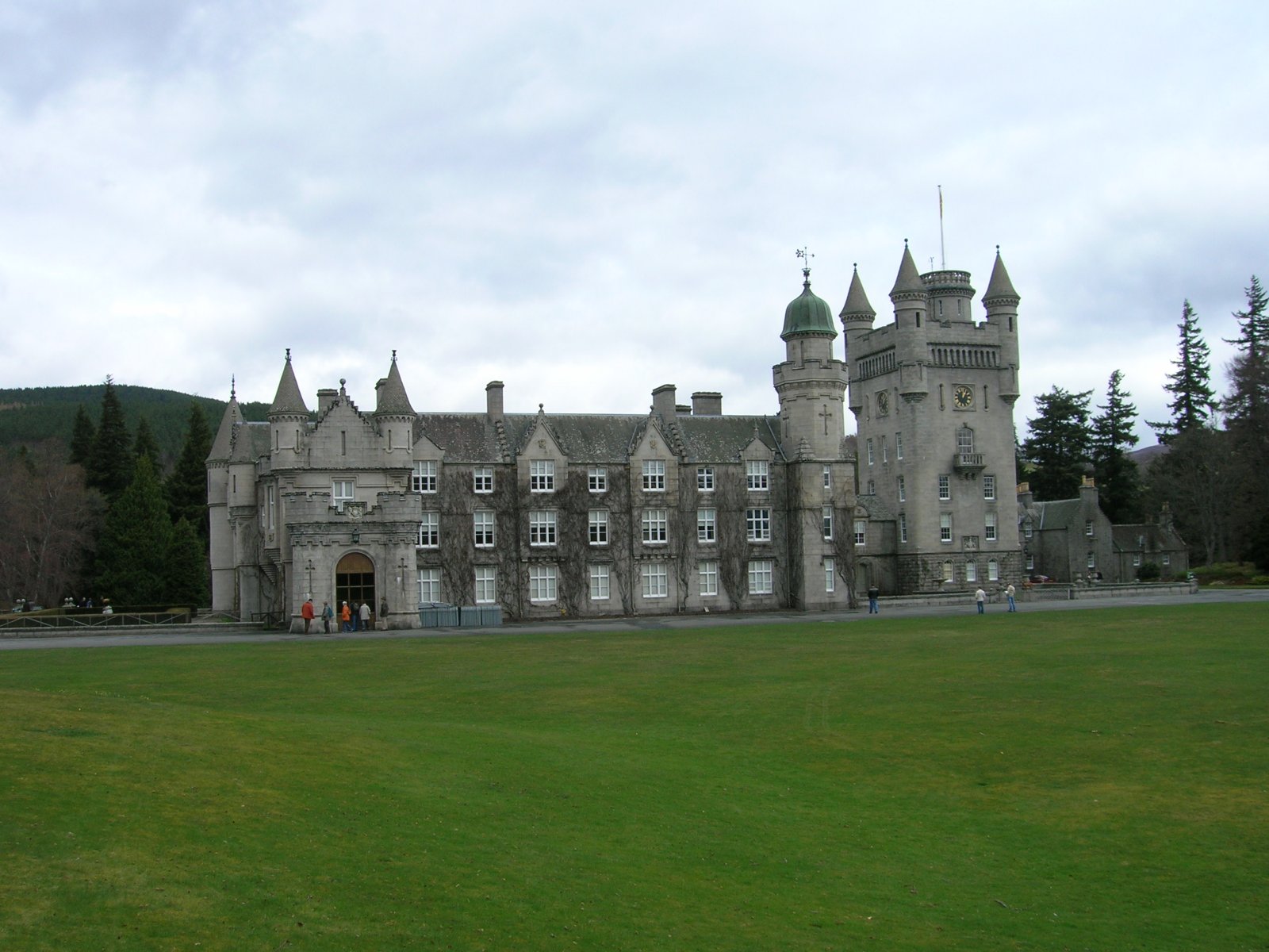 Château de Balmoral : les hautes terres abritent la famille royale britannique - Balmoral Estates | Secret World Trip Planner