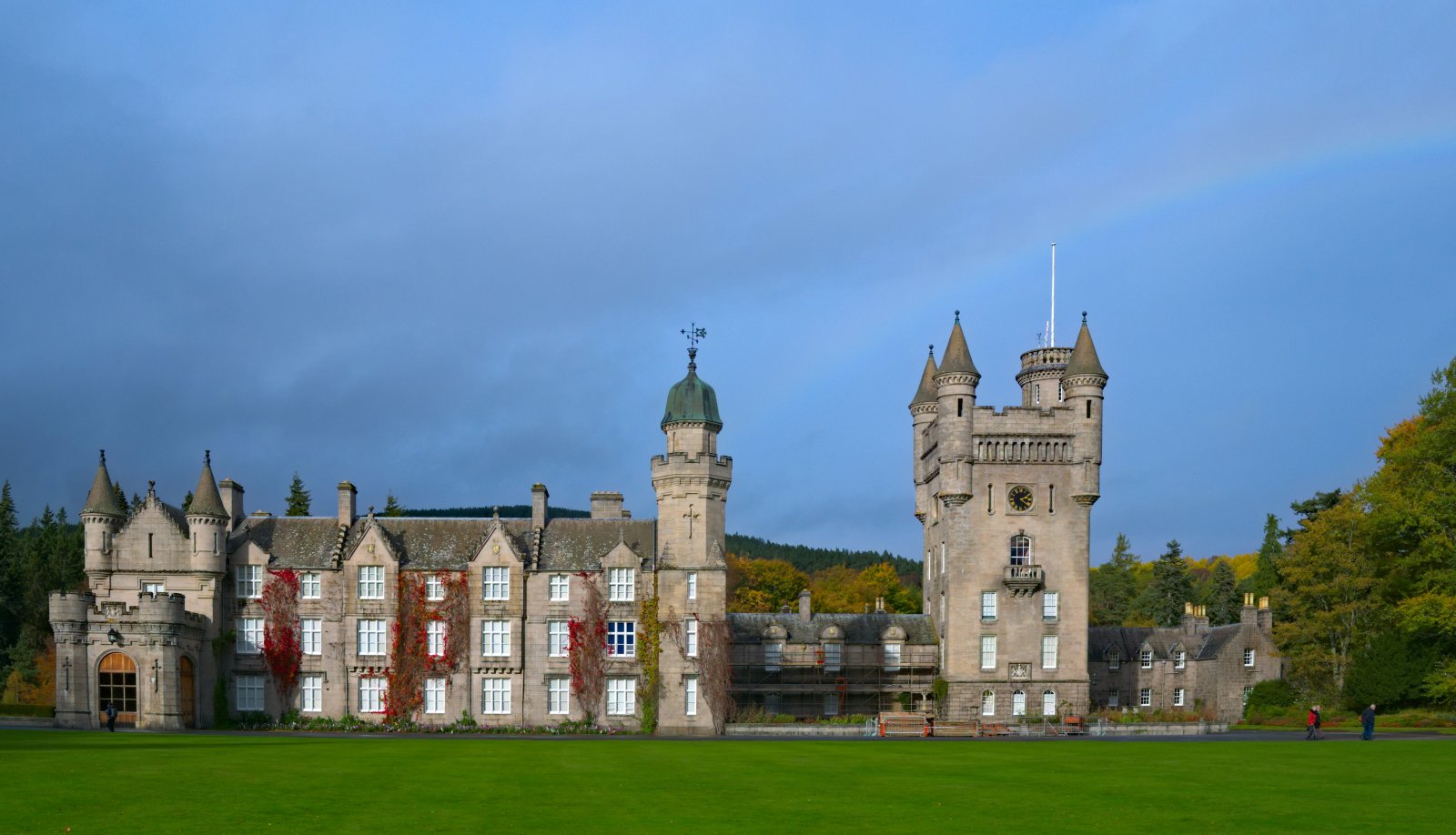 Château de Balmoral : les hautes terres abritent la famille royale britannique - Balmoral Estates | Secret World Trip Planner