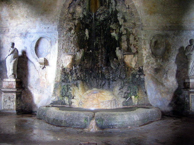Regn Nymphaeum - Roma | Secret World Trip Planner